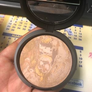 Laura Geller Powder Foundation